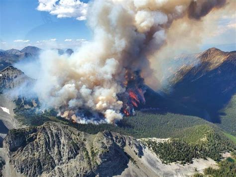 First troops in B.C. for wildfire fight, as helicopters and Hercules plane readied